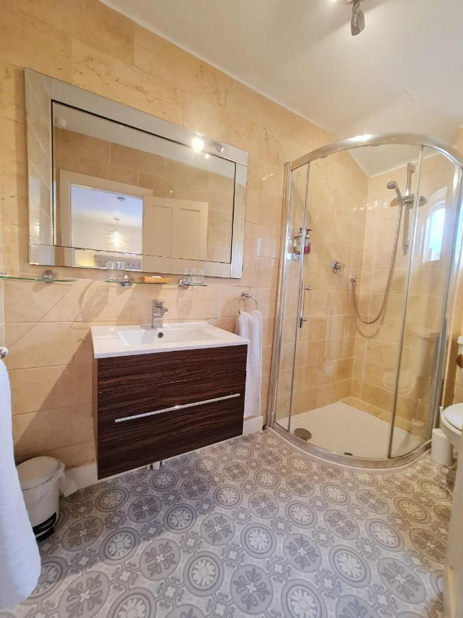 Beaufort Lodge - Central Location & Free Parking Taunton Esterno foto